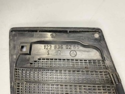 mercedes-benz W123 решетка впускные Воздух правая r