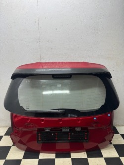 крышка багажника задний TOYOTA YARIS IV 2022
