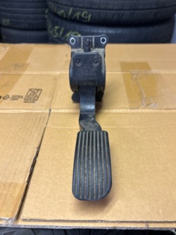 MERCEDES W906 педаль потенциометр газа A9063000404