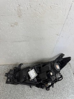 Фара правая ксенон mazda 3 BM 2013-2017 K2442 BHN3-51030