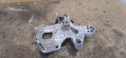 renault CLIO V KADJAR CAPTUR 1.5 лапа кронштейн генератора 117100072R