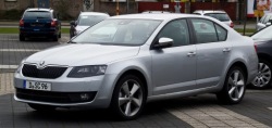 SKODA OCTAVIA 3 III 12-16 фара правая ксенон 5E1941016B