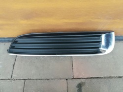 INSIGNIA A 13266030--правая воздухозаборник жалюзи бампера хром