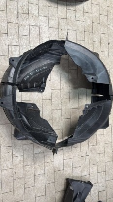 подкрылки задняя правая левый renault ARKANA 1.6 E-TECH 767487319R 767495023R