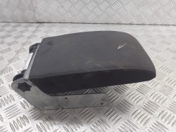 подлокотник vw Golf V 1.9 tdi 5M0864207E