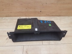 полка бардачок volvo V70