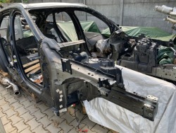 jaguar X761 правый без навесного середина порог обшивка
