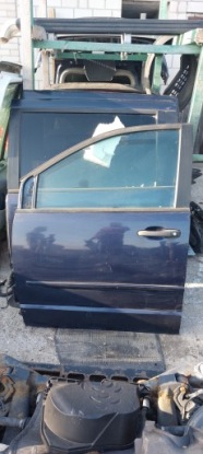 CHRYSLER TOWN COUNTRY Двери левый перед