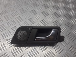 ручка двери правая передняя внутренняя A2 1.4 E040333522