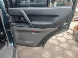 Pajero III 5d карта дверная задний правый