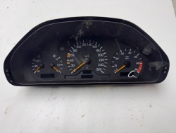 спидометр MERCEDES W202 2.0 компрессор 2025409847