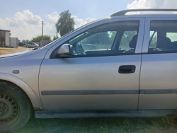 дверь передняя левая Z176 opel ASTRA IV J