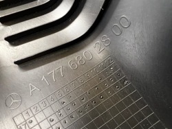 пластик защита порога a передняя правая MERCEDES W177