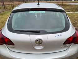 крышка багажника Z176 opel Astra J HB