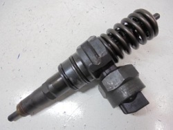 vw PASSAT B5 96-00 1.9 tdi насос форсунка 038130073F 0414720007