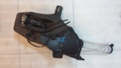 opel Astra J 4 2009-2016 год бачок омывателя 13260579