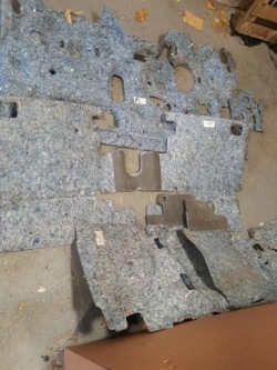 Изоляция пола TOYOTA HILUX VIII