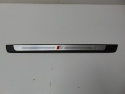 молдинг порога накладка Audi A4 B9 8W0947417A