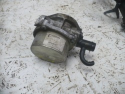 насос вакум renault LAGUNA III 1.5 8201005306B