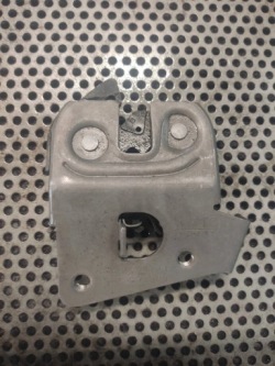 замок дивана зад левый vw II LT 52207112863
