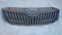 SKODA RAPID 12- решетка радиатора 5JA853668 // 2950