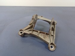 CAYMAN II 981 3.4 кронштейн Двигателя 9A137512402