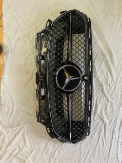 MERCEDES e класс 214 W214 решетка радиатора под камере A2148804501