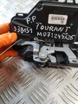 правый замок передний vw SKODA 3D1837016AC