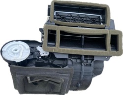 renault MASTER III радиатор отопителя 272702687R