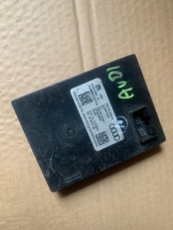 Audi Q7 модуль управления 4L0907335