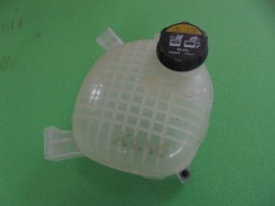 volvo XC40 II бачок