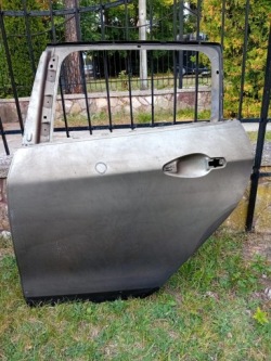 дверь peugeot 2008