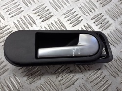правая ручка двери внутренняя vw Golf V PLUS 5M0837198