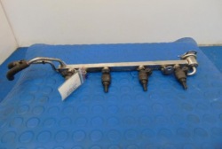 SKODA OCTAVIA I 1.8 20V топливная рейка