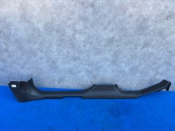 opel INSIGNIA A правая молдинг порога внутреняя подножка 13318901 DN624JR