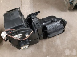 SKODA oe 5J1820003EN корпус нагреватель