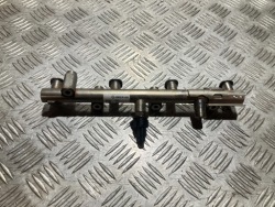 mercedes-benz топливная рейка a 200 Бензин 120kW (163 HP) 2018