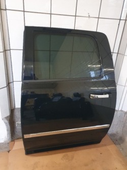 RAM IV рестайлинг 1500 2009-18 дверь Комплектная левая задняя PX8