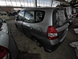 Honda JAZZ петля передних Двери - Передний 2005 1.2л