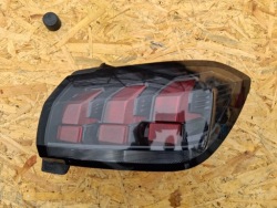 фонарь правый peugeot 208 II 9823216580