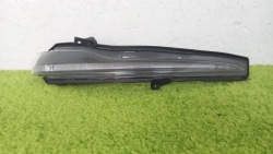 поворотник зеркало правое MERCEDES e W213 16r-