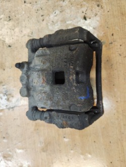 FORD Focus MK3 1.6 суппорт правый