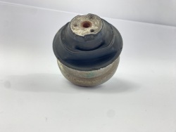 подушка Двигателя MERCEDES 124 W124 W201 190 1242401617 200 220 230 250 300
