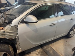 opel INSIGNIA A универсал дверь передняя левая Z176