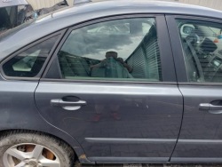 volvo V50 дверь правая задняя 455-46