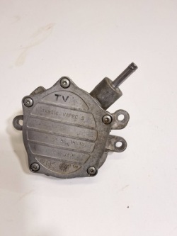 TOYOTA COROLLA E15 1.6 насос вакум ST567-MI