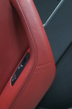 MASERATI LEVANTE дверные карты левых задних левый зад