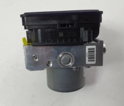 насос mercedes-benz C W205 A2059005744