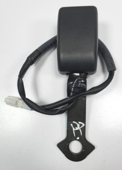 защелка ремень безопасности перед передняя mazda RX8 041102C1