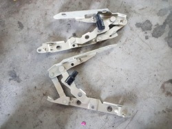 Петли дверные крышки багажника 2.2 d 2005 jaguar